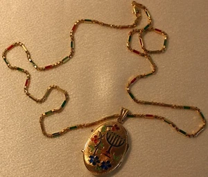 RARE & BEAUTIFUL GOLD VINTAGE JUDAICA MENORAH LOCKET WITH MATCHING CHAIN - Picture 1 of 7
