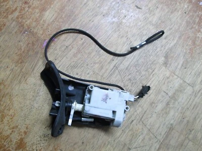 2015 Fiat 500e Electric Charging Port Release Door Motor OEM - Image 1 of 4