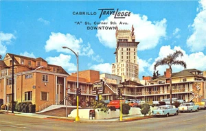 San Diego CA Cabrillo TraveLodge Motel Old Cars Postcard - Picture 1 of 2