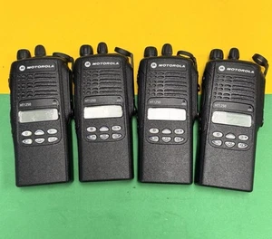 4x Motorola HT1250 UHF 450-512 MHz 128 Kanäle AAH25SDF9AA5AN *OHNE BATTERIEN* - Bild 1 von 8