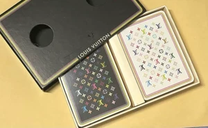 Carte da gioco Louis Vuitton x Takashi Murakami multicolore edizione limitata rare - Foto 1 di 12