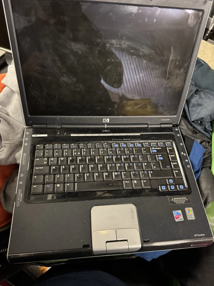 HP Pavilion DV4000 Laptop - Grey  Untested - Image 1 of 4