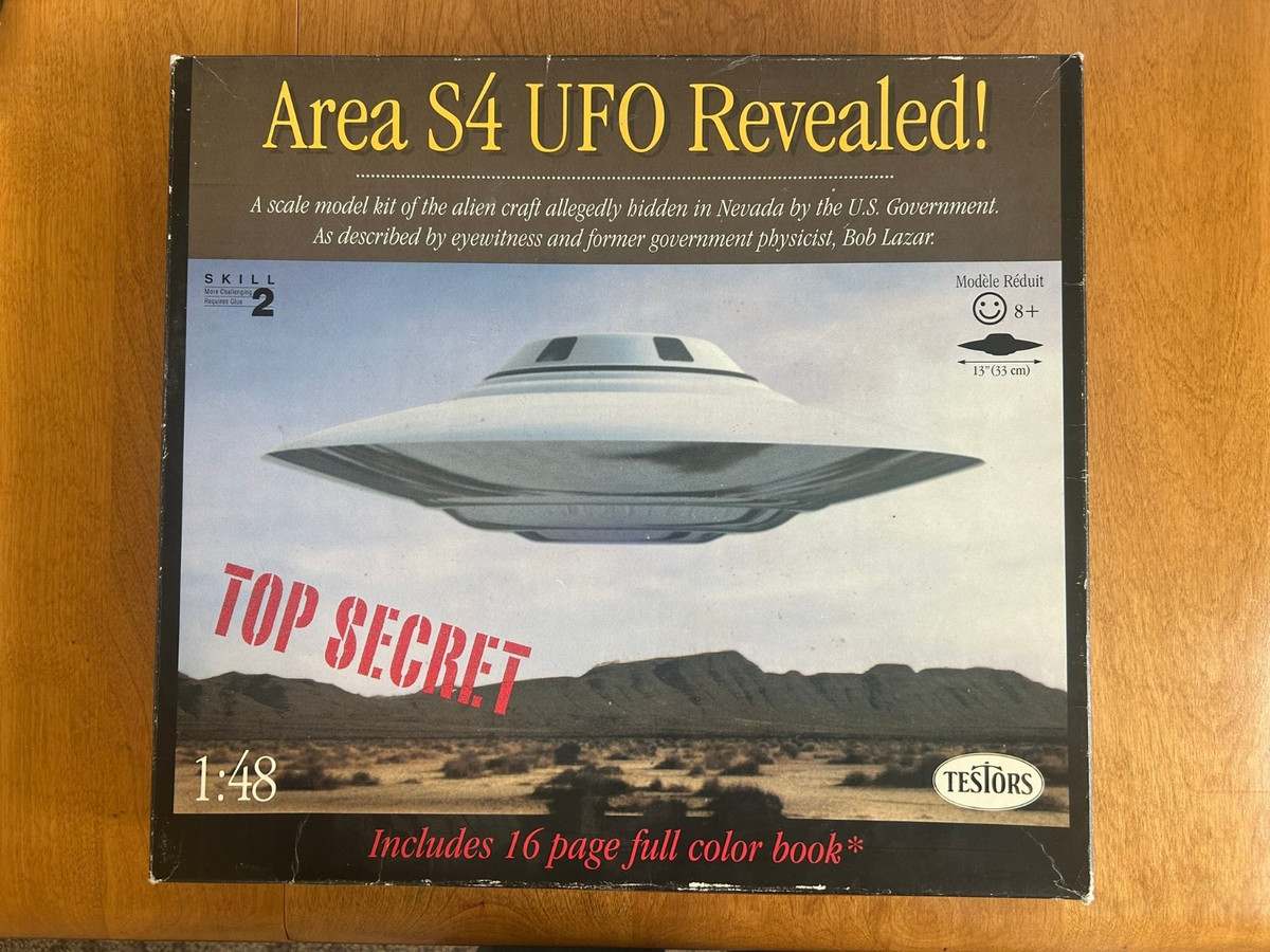 Testors \"Area S4 UFO Revealed\" プラモデル s-l400.jpg