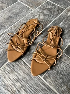 WOW Women's Tan Leather Flat Sandals VINCE Kenna 10 Knotted Strap Wrap $395 NEW - Picture 1 of 4