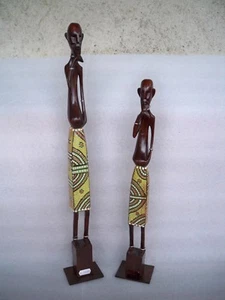 SET DUE STATUE LEGNO ETNICO DIPINTO A MANO - Picture 1 of 3