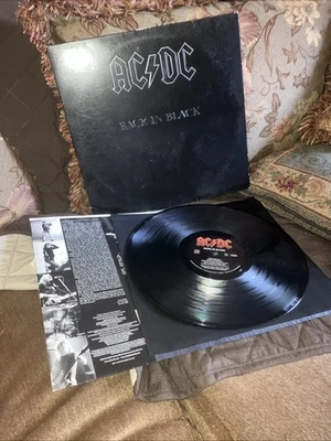 AC/DC - BACK IN BLACK  LP album. 180g 2003 embossed VG VINYL - Image 1 of 4