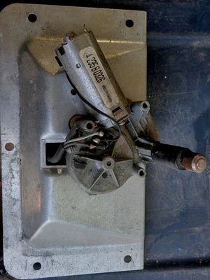 Dodge Caravan Rear Wiper Assembly 1991 1992 1993 1994 1995 - Image 1 of 3