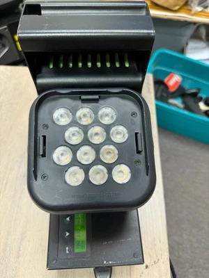 Chroma-Q Color Charge Plus Uplighting CHCCRGBA Uplight / missing antenna - Image 1 of 4