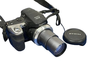 Fujifilm FinePix S8000fd Digital Camera 18x Optical Zoom Black - Picture 1 of 19