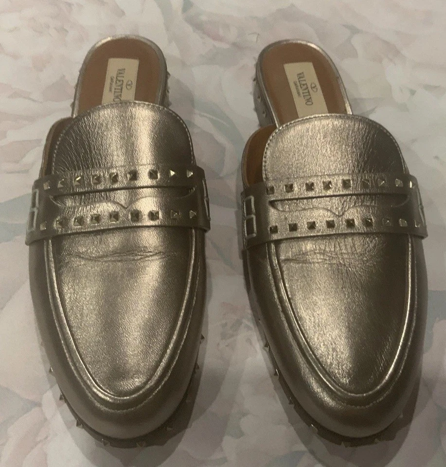 VALENTINO GARAVANI Mules Rockstud Soul Gold Leather Slides Flats Shoes size 39  - Image 1 of 4
