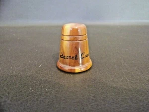 Sammlerstück Secret Caverns New York Souvenir Holz Fingerhut - Bild 1 von 5