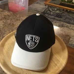 Brooklyn Nets NBA Adidas Blk & Wht L/XL Flexfit Fitted Cap Hat New w/o Tags - Picture 1 of 6