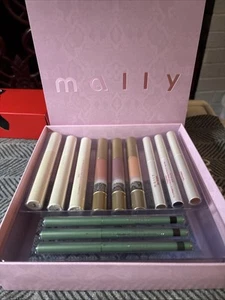 Mally 12 Pc. Makeup Set With Bag - Picture 1 of 9