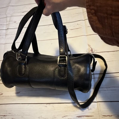 Bolso de mano Ann Taylor de cuero granulado negro Bolso de hombro Cartera de barril Foto 1 de 4