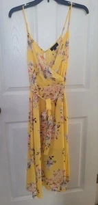 Juniors yellow floral flowy dress NWT (Size M) - Picture 1 of 5