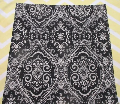 2 fundas de almohada hechas a medida de 18 x 18 con tela de cachemira Michael Miller NEGRO BLANCO Foto 1 de 3