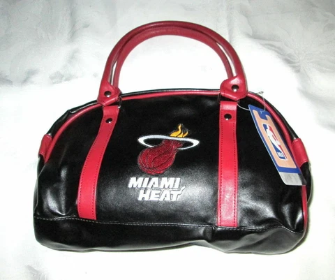 MIAMI HEAT Embroidered Logo Fastlane Purse #16 - NEW Cover
