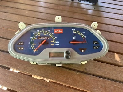 Strumentazione Aprilia Amico 96-98 AP8212824 - Immagine 1 di 4