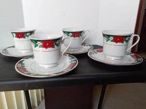 Tienshan Fine China Weihnachten "Deck The Halls" 4 Tee-/Kaffeetassen & Untertassen - Bild 1 von 7
