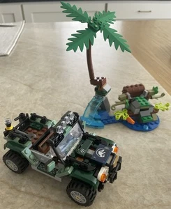 Lego 75935 Baryonyx Face-Off Jurassic World Jeep and Palm Tree Set - Picture 1 of 9