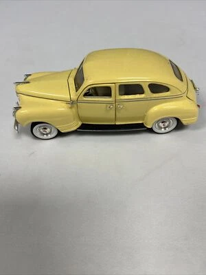 Road Signature 1941 Plymouth Diecast 1/32 Yellow Sedan Toy Collectible - Image 1 of 4
