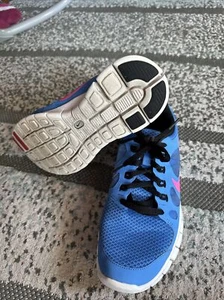Nike Mädchen Free 5.0 blau pink 580565-400 sportlich, Größe 5,5 Y - Bild 1 von 4