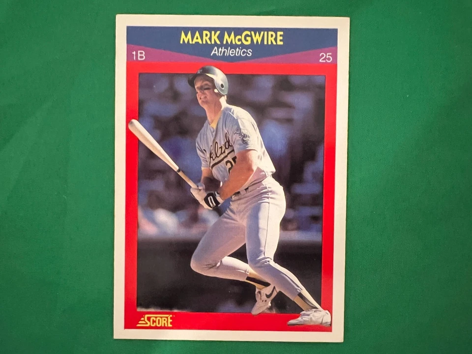 1990 Score 100 Superstars #25 Mark McGwire Oakland Athletics - Image 1 of 1