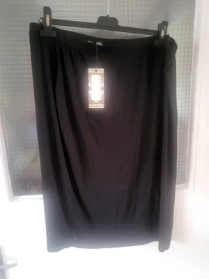BNWT Boohoo Plus size 24 black pull-on stretch jersey midi pencil skirt casual - Image 1 of 4