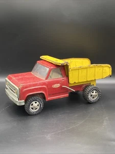 Vintage Tonka Pressed Steel dump truck red/yellow 13190 - Imagen 1 de 9