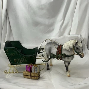 Breyer 2001 Holiday Pony Jingles & Sleigh As Is, 2 Presents, Hay Only, Retired - Bild 1 von 11
