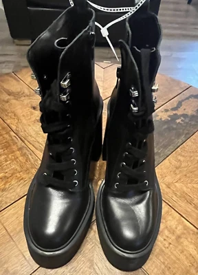 Gianni Bini Suzie Leather Lace/Hook SideZip Block Heel Boots Black 6.5M (scuffs) - Image 1 of 4