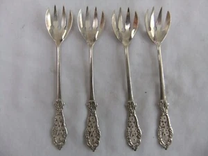 Piccole forchette ornate argento massiccio 800 vintage x 4 lunghezza 13 cm peso 48 grammi - Foto 1 di 4
