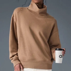 Alo Yoga Hazy Mock Neck Pullover Toasted Almond XS - Bild 1 von 10