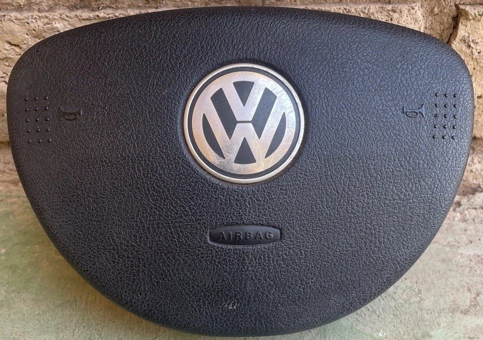1998-2003 Volkswagen Beetle Driver Steering Wheel Horn Button OEM - Image 1 of 4