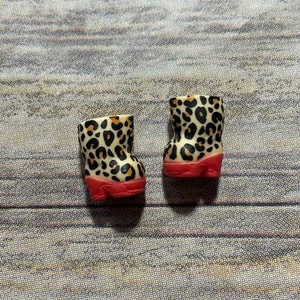Lol Sorpresa Muñecas Feroz Feroz Estampado Leopardo Zapatos Rojo Fondo Botas Botines - Imagen 1 de 2