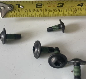 GM Flange Pan Head Torx Bolts W/Locktite Pack of 5 New OEM M6 X 1 X 17 11570218 - Picture 1 of 4