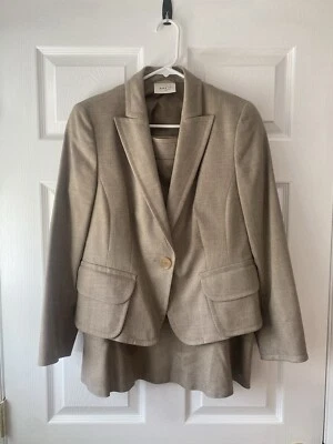 Conjunto de blazer y falda de lana tostada Akris Punto Foto 1 de 4