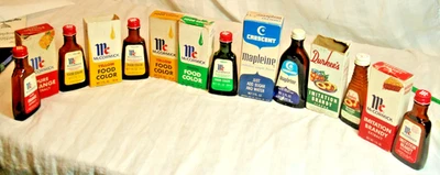 7 VTG KITCHEN FOOD COLOR & FLAVOR EXTRACT BOTTLES & BOXES-MCCORMICK, DURKEE'S - Image 1 of 4