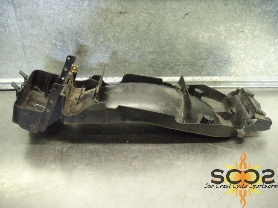 00 03 Bandeja de batería inferior Triumph TT600 TRSH DV Foto 1 de 4