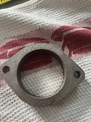 Brida de escape universal Mercedes Benz E320 W211 W210 2,0” 2 pulgadas Foto 1 de 4