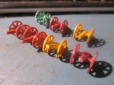 Sete canhões de metal antigos em miniatura (7/8") - Imagem 1 de 2