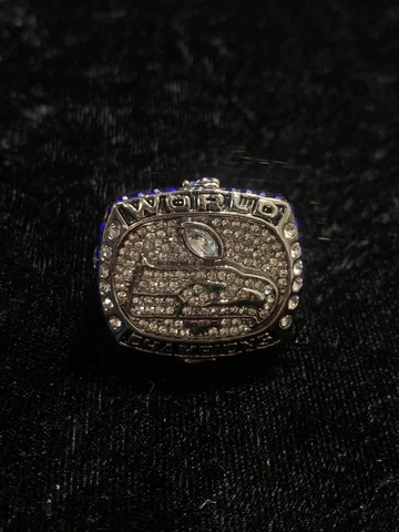 New 2013 Seattle Seahawks Championship Replica Super Bowl Ring Size 11 (silver) Cover