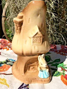 Vintage SylvaC #4791 'In The Glen' Miss Bunny Woodland Mushroom House spill vase - Picture 1 of 9