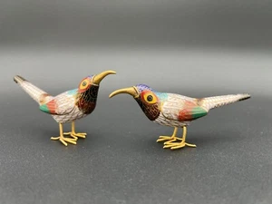 Estatuillas de pájaros en miniatura Cloisonné vintage - diseño intrincado, pies de metal, 4,25" - Imagen 1 de 6
