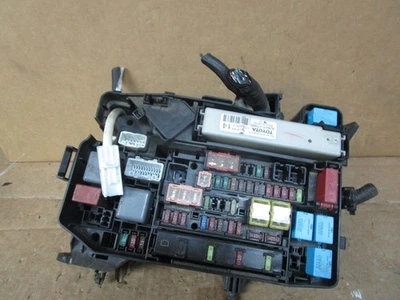 10 11 Toyota Prius Engine Fuse Box Relay Junction Block Panel 2010 2011 - Image 1 of 2