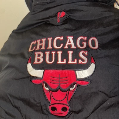 Vintage Chicago Bulls Reversible Jacket Pro Player NBA Officially Licensed Sz XL - Image 1 of 4