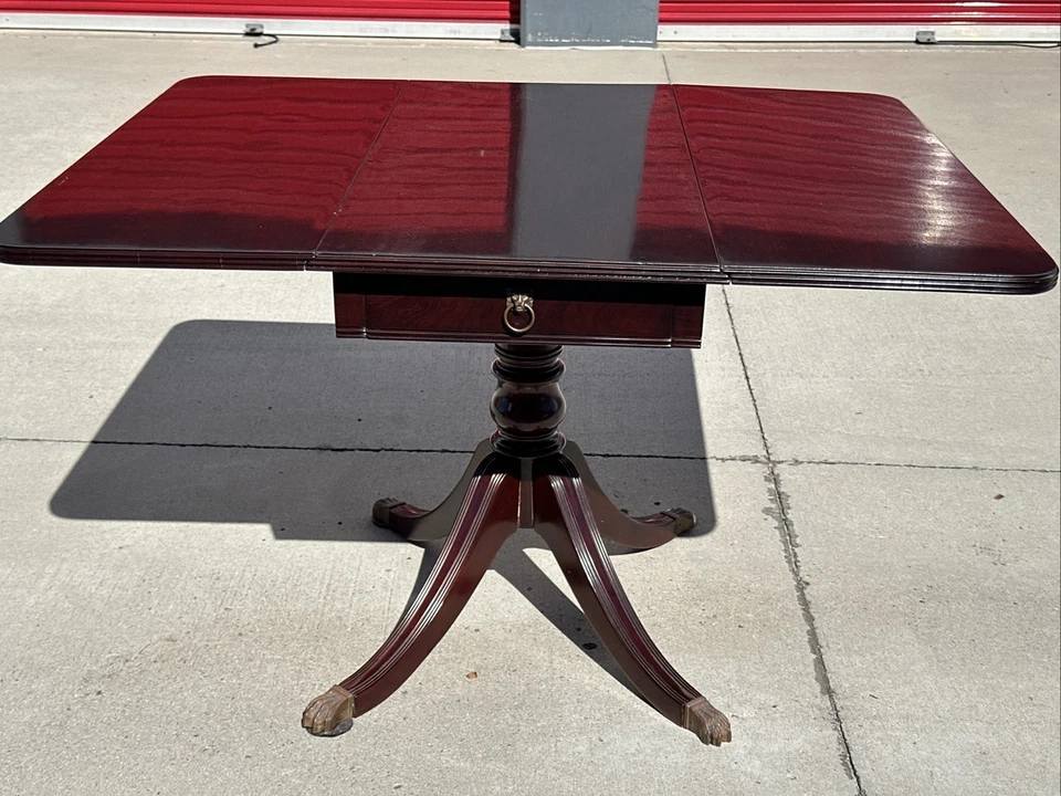 Vintage Duncan Phyfe Carved Mahogany Flip Flap Side Table - Image 1 of 4