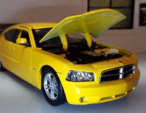 Dodge Charger MISSING DOOR MIRROR Daytona R/T Yellow 2006 1:24 Scale Model - Picture 1 of 7