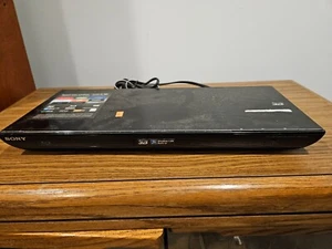 TESTED & WORKING Sony BDP-S590 3D Blu-ray / DVD Player (No Remote) - Picture 1 of 5