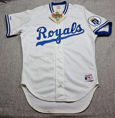 Camiseta firmada por George Brett de los Reales de Kansas City 3000th Hit Club 1992 Salón de la fama Rawlings Foto 1 de 4